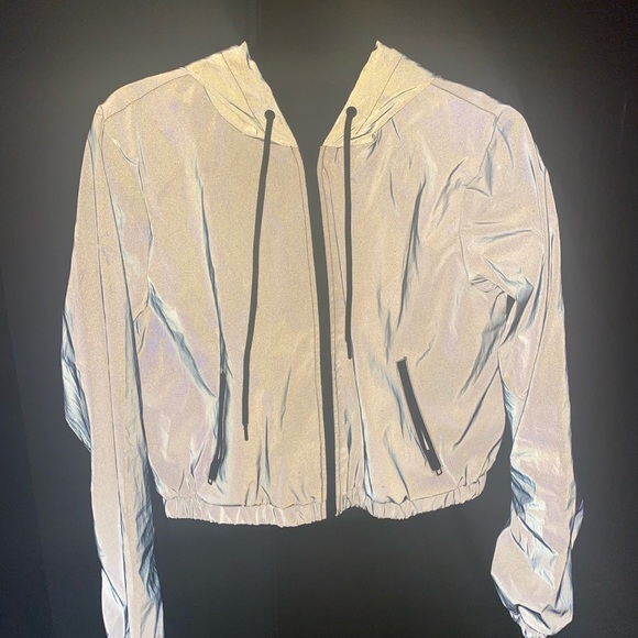 NWT Reflective Crop Jacket - Picture 2 of 5